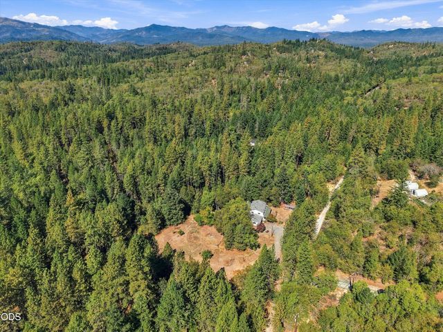 300 Vannoy Creek Road, Grants Pass, OR 97526