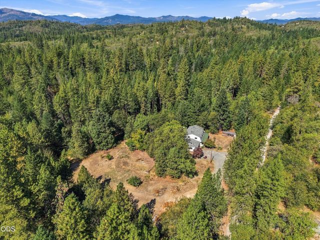 300 Vannoy Creek Road, Grants Pass, OR 97526