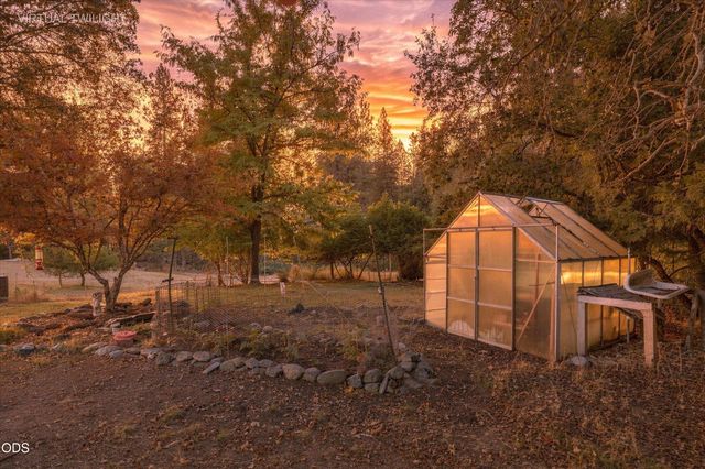 300 Vannoy Creek Road, Grants Pass, OR 97526