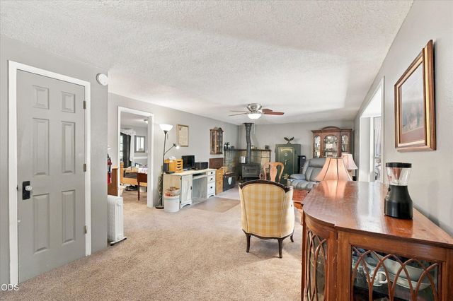 300 Vannoy Creek Road, Grants Pass, OR 97526