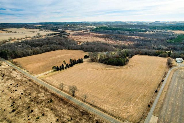 W8347 Thompson Road, Poynette, WI 53955