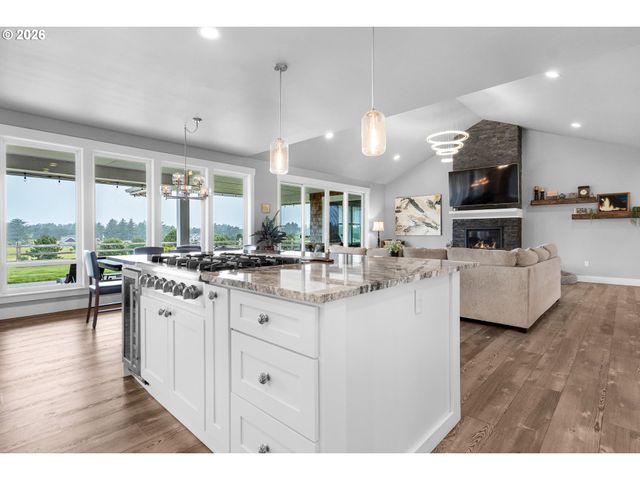 80219 POLO RIDGE Rd, Warrenton, OR 97146