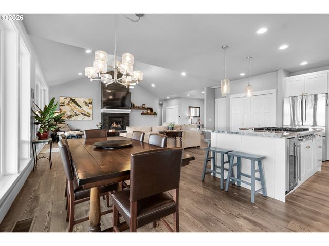 80219 POLO RIDGE Rd, Warrenton, OR 97146