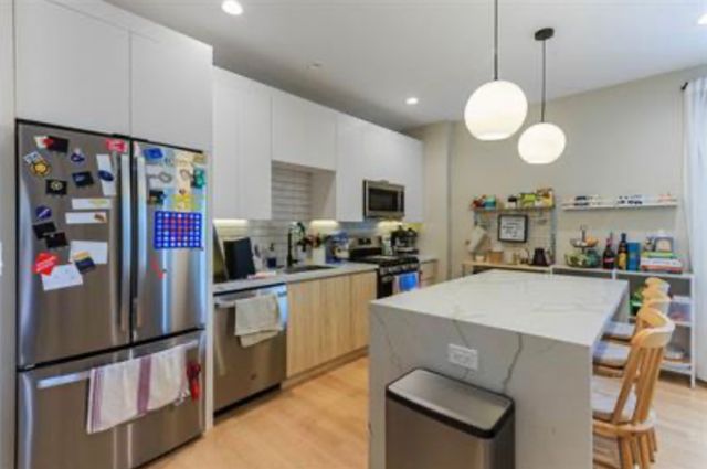 2901 N Allen Avenue 2S, Chicago, IL 60618