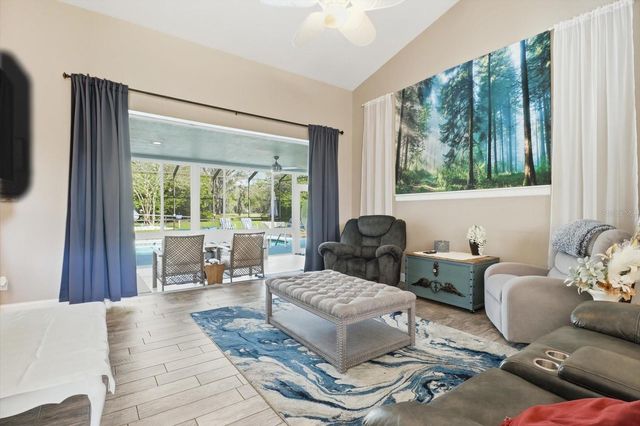 30 PINE STREET, Homosassa, FL 34446