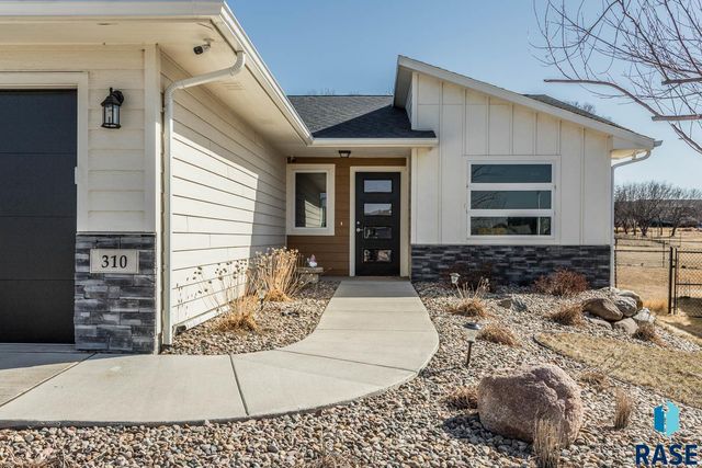 310 N Ceylon Ave Avenue, Tea, SD 57064