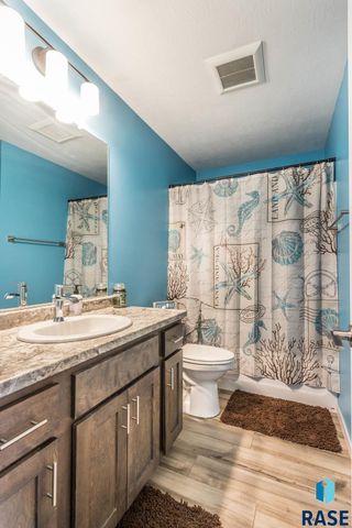 310 N Ceylon Ave Avenue, Tea, SD 57064