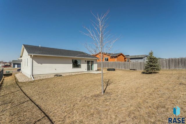 310 N Ceylon Ave Avenue, Tea, SD 57064