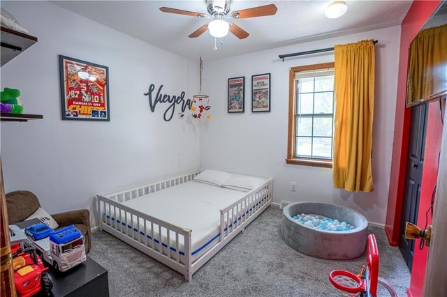 804 NW Arlington Place, Blue Springs, MO 64015