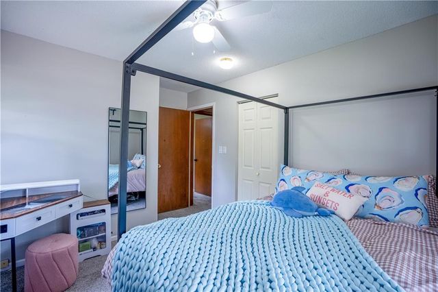 804 NW Arlington Place, Blue Springs, MO 64015