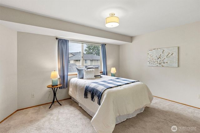 5708 Wisteria Lane NE, Bremerton, WA 98311