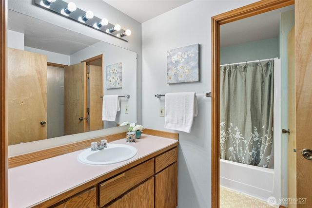 5708 Wisteria Lane NE, Bremerton, WA 98311