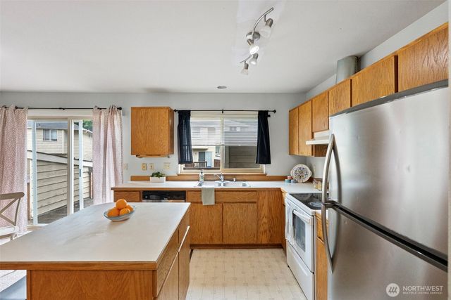 5708 Wisteria Lane NE, Bremerton, WA 98311