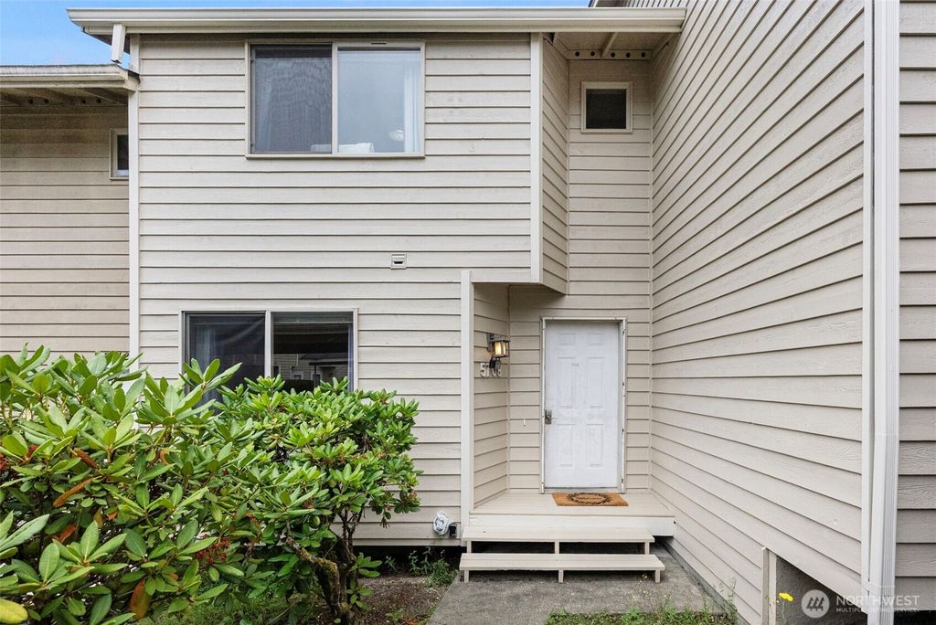 5708 Wisteria Lane NE, Bremerton, WA 98311