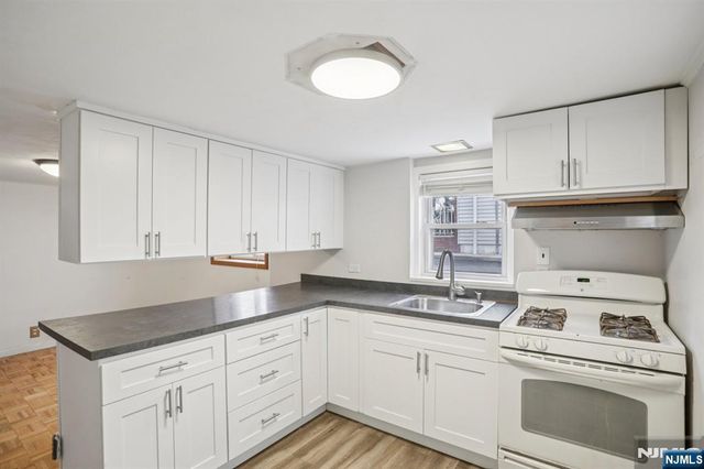 17 Emma Place, Clifton, NJ 07013