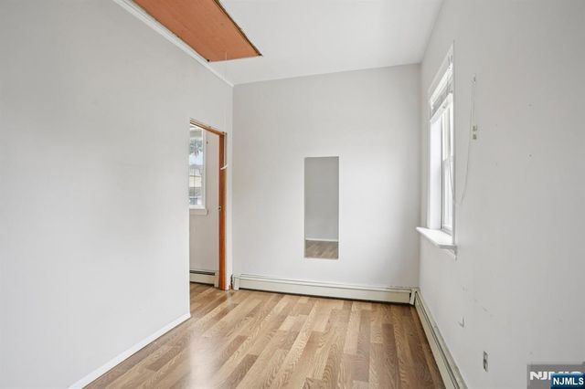 17 Emma Place, Clifton, NJ 07013