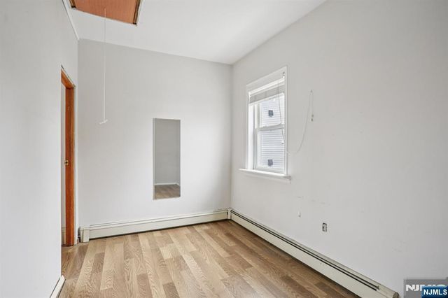 17 Emma Place, Clifton, NJ 07013