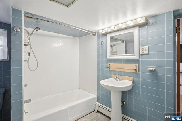 17 Emma Place, Clifton, NJ 07013