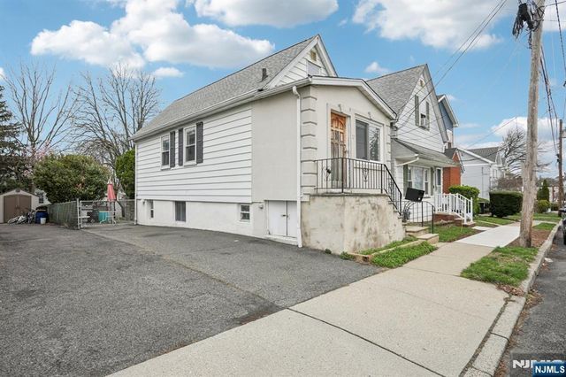 17 Emma Place, Clifton, NJ 07013