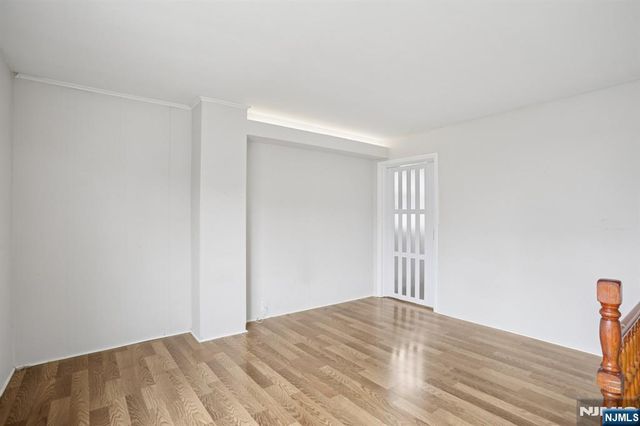 17 Emma Place, Clifton, NJ 07013