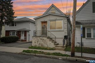 17 Emma Place, Clifton, NJ 07013