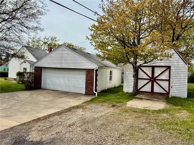 4649 Morgan Parkway, Hamburg, NY 14075
