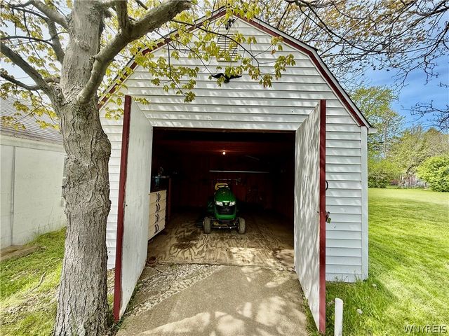4649 Morgan Parkway, Hamburg, NY 14075