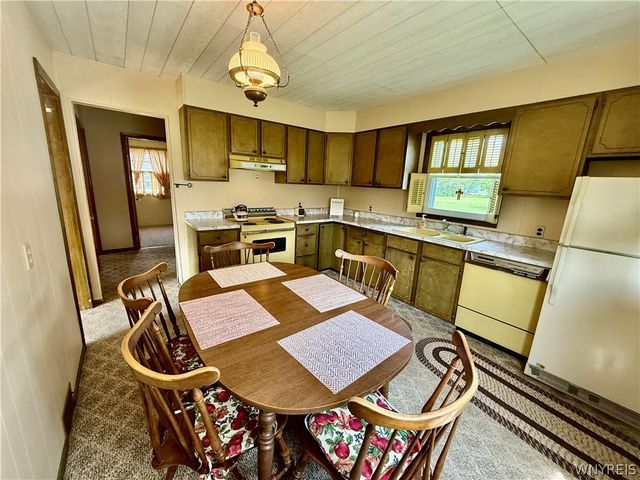 4649 Morgan Parkway, Hamburg, NY 14075