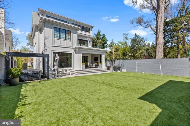 3119 38TH ST NW, Washington, DC 20016