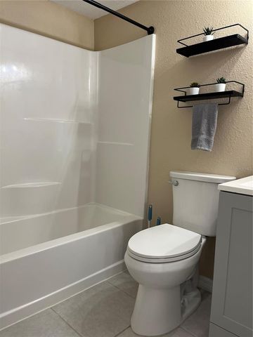 211 THORN TREE PLACE, Brandon, FL 33510