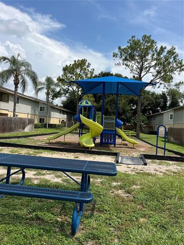 211 THORN TREE PLACE, Brandon, FL 33510