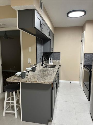 211 THORN TREE PLACE, Brandon, FL 33510