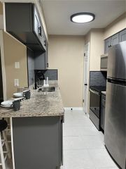 211 THORN TREE PLACE, Brandon, FL 33510