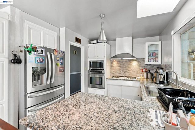 1451 Linfield Ln, Hayward, CA 94545