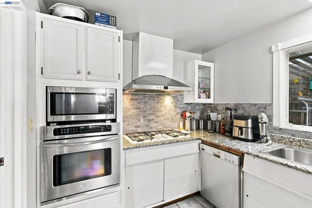 1451 Linfield Ln, Hayward, CA 94545