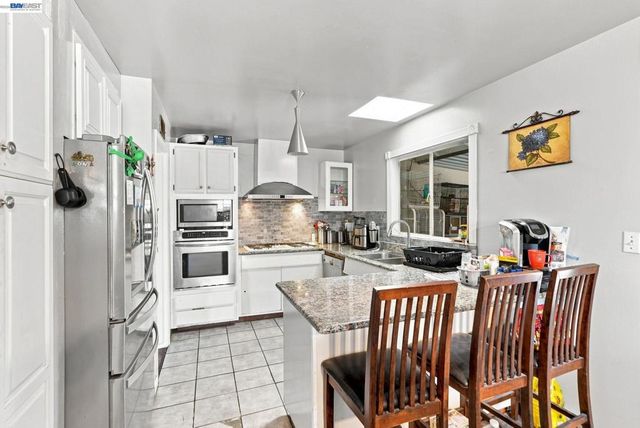 1451 Linfield Ln, Hayward, CA 94545