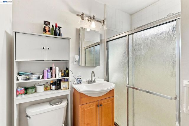 1451 Linfield Ln, Hayward, CA 94545