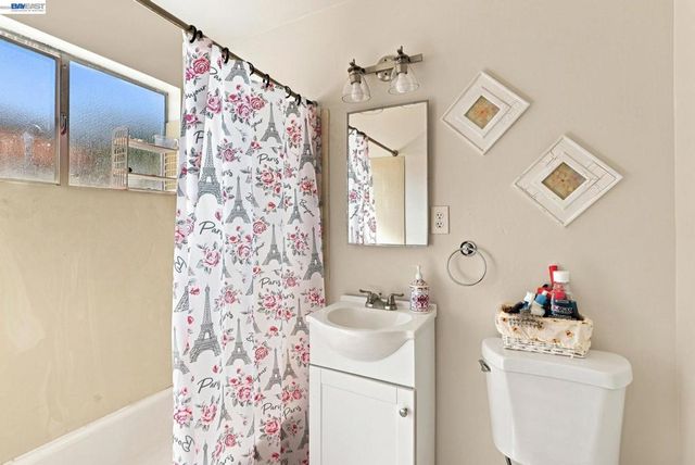 1451 Linfield Ln, Hayward, CA 94545