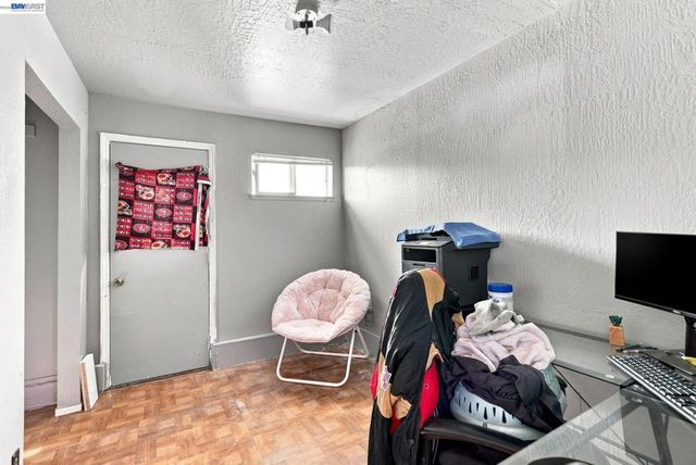 1451 Linfield Ln, Hayward, CA 94545
