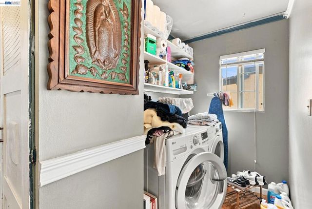 1451 Linfield Ln, Hayward, CA 94545