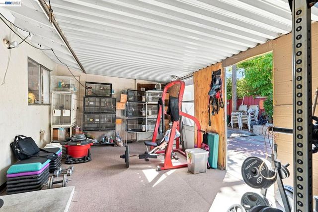 1451 Linfield Ln, Hayward, CA 94545