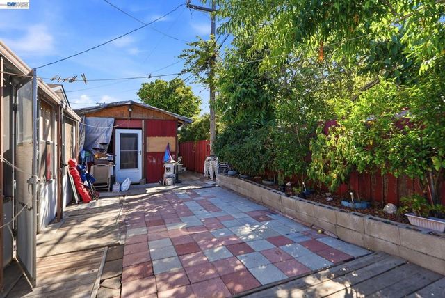 1451 Linfield Ln, Hayward, CA 94545