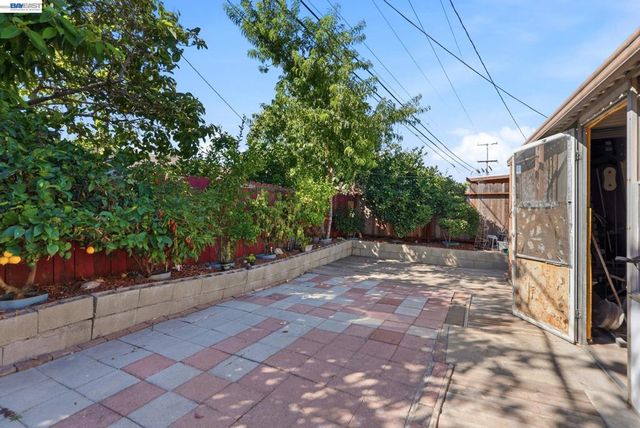 1451 Linfield Ln, Hayward, CA 94545