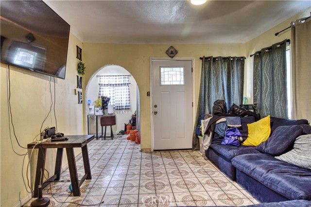 6542 San Luis, Paramount, CA 90723