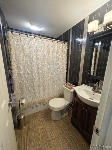 25 Karen Lane, Cheektowaga, NY 14043