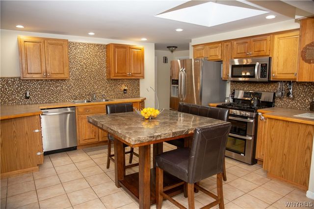 25 Karen Lane, Cheektowaga, NY 14043