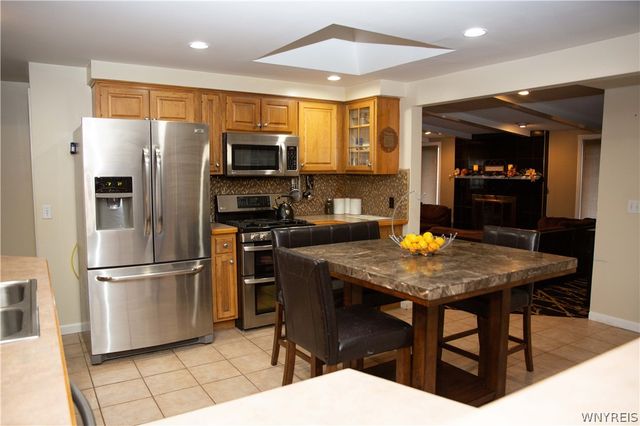 25 Karen Lane, Cheektowaga, NY 14043