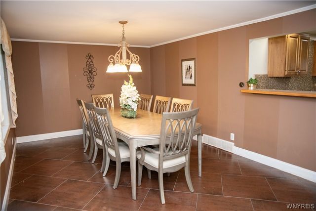 25 Karen Lane, Cheektowaga, NY 14043