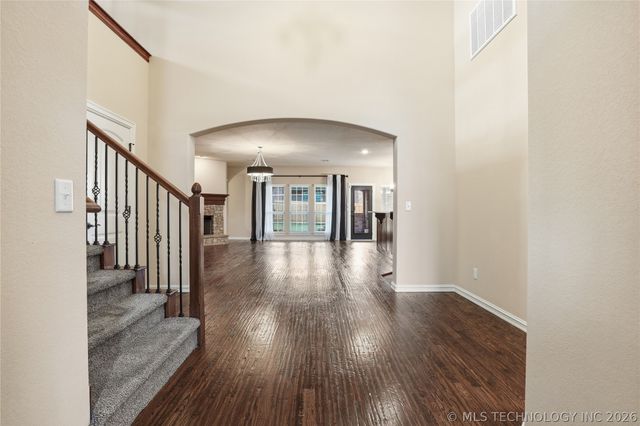 5758 E 143rd Street S, Bixby, OK 74008