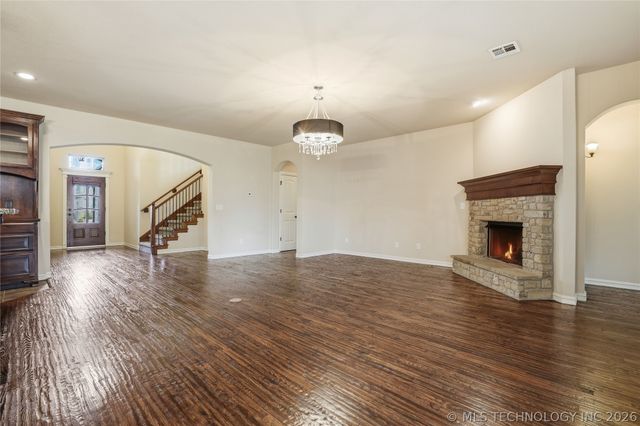 5758 E 143rd Street S, Bixby, OK 74008
